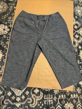 Women's Gray Capris